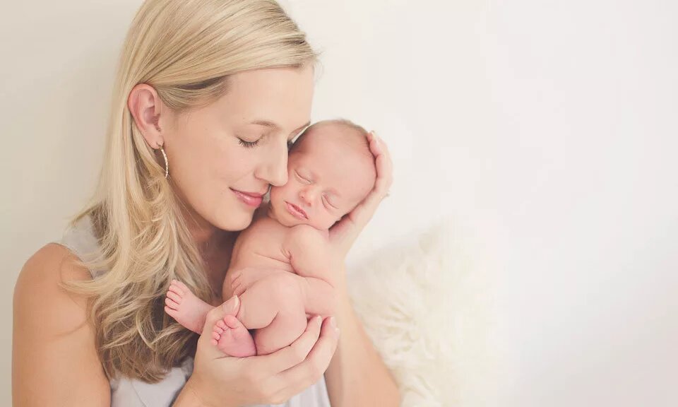 После родов: как молодой маме ухаживать за собой