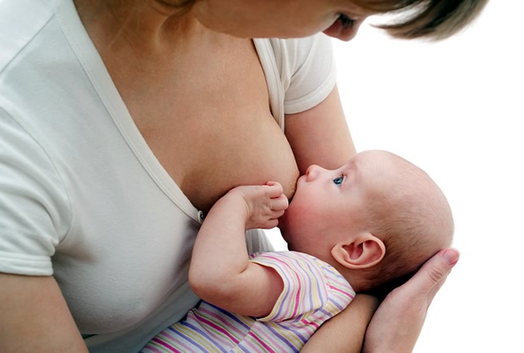 Можно ли перекормить ребенка грудным молоком