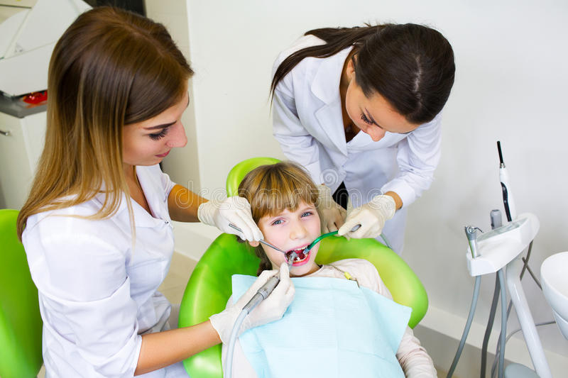 Что делать, если ребенок не хочет идти к стоматологу: полезные советы