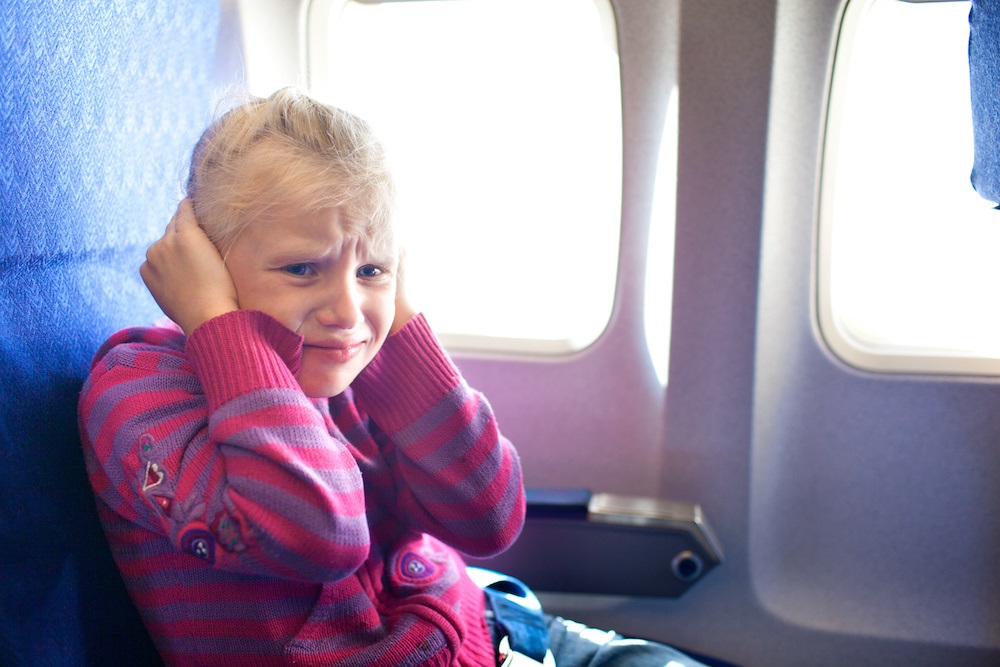 Ребенок боится лететь на самолете. Что делать?