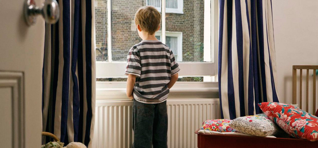 Что делать, если ребенок 7-8 лет боится оставаться дома один?
