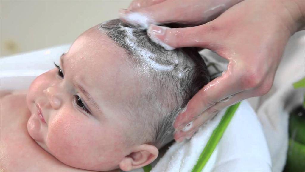 Как купать и мыть голову новорожденному ребенку — рекомендации педиатра