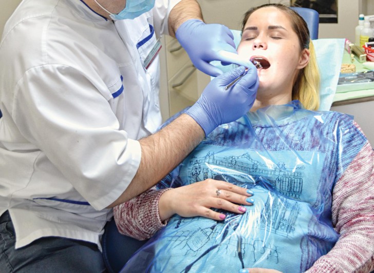 Кариес во время беременности – как влияет лечение зубов на плод