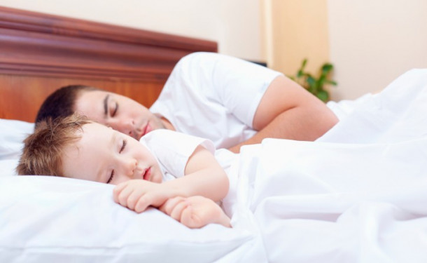 Как уложить ребенка спать без грудного кормления и укачивания