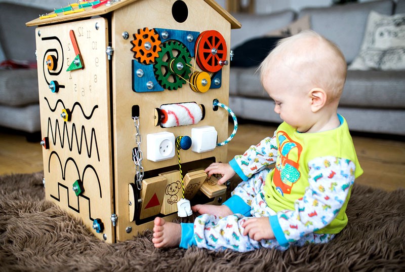 Что подарить ребенку на 1,5 года? оригинальные игрушки и другие варианты подарка мальчику и девочке