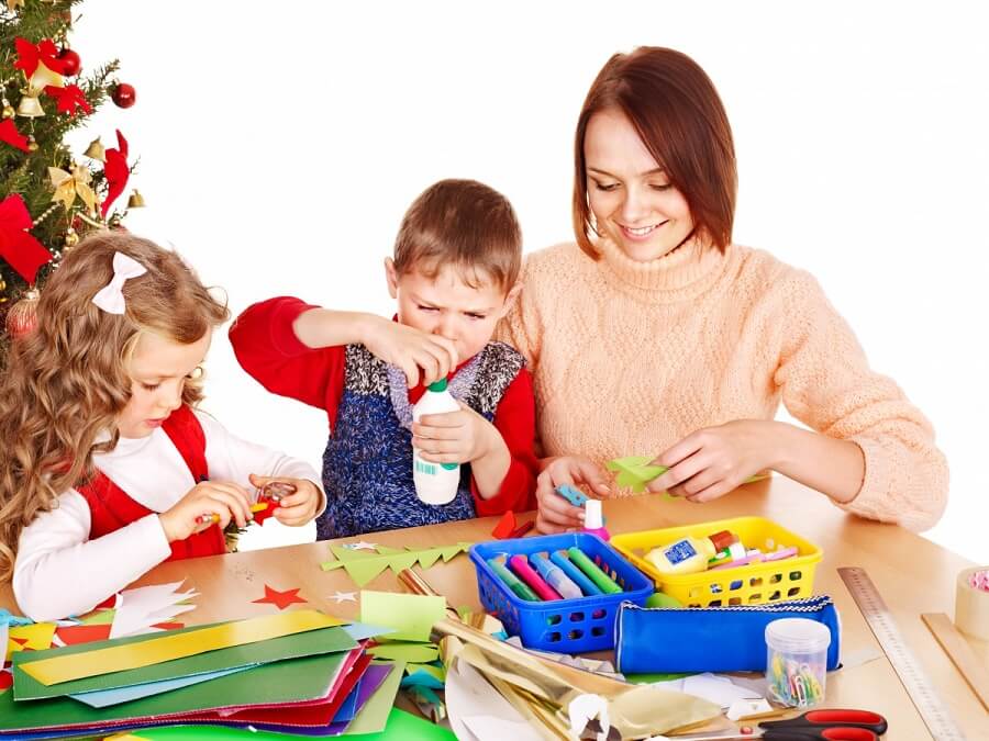 Мамина школа: Новый год с ребенком – идеи игр и развлечений