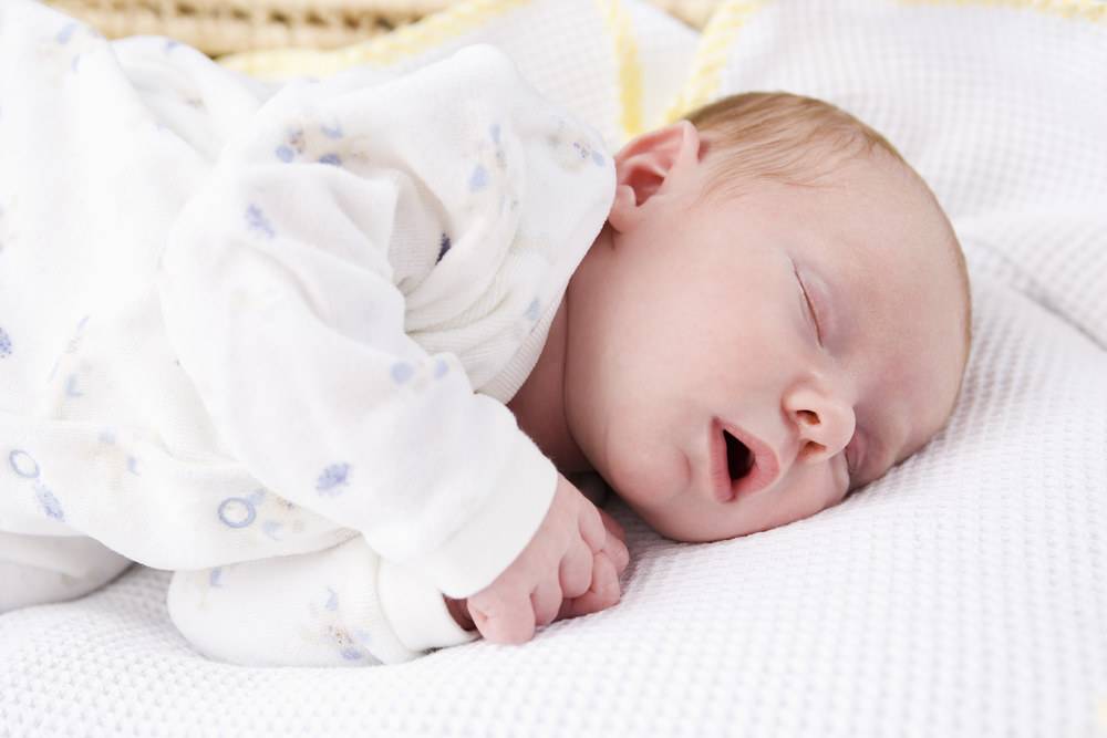 Почему ребенок храпит во сне