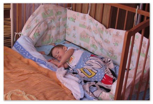 Как приучить ребенка спать в своей кроватке: топ9 эффективных приемов