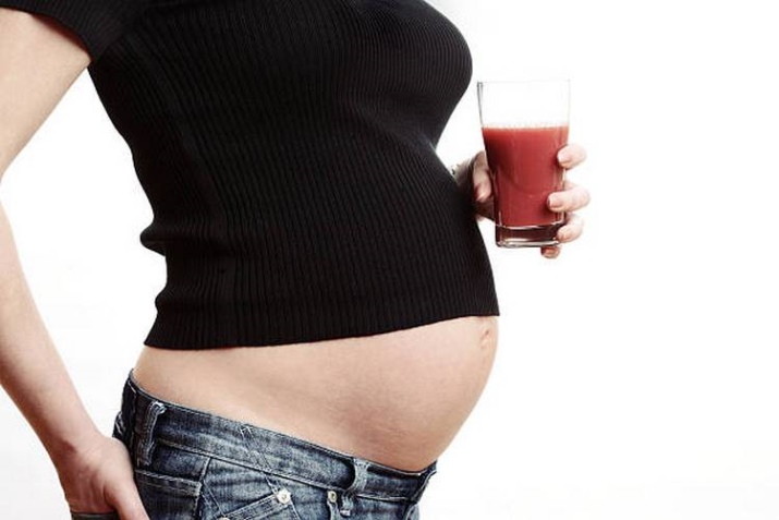 Польза и возможный вред томатного сока при беременности
