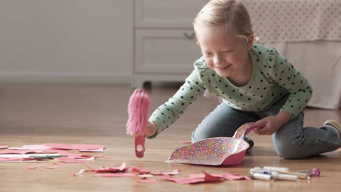 Как приучить ребенка к порядку и научить убирать за собой игрушки?