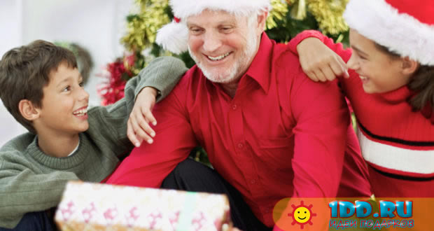 51 идея, что подарить дедушке на новый год 2021 + список подарков и советы