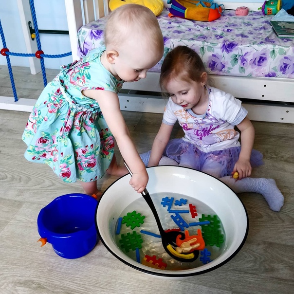 Чем заняться с годовалым ребенком домашних условиях: во что играть, чему учить