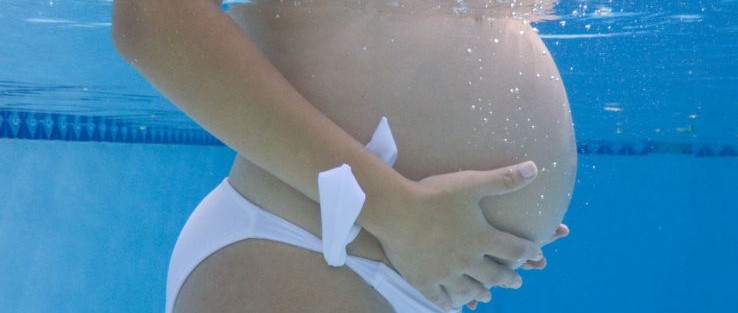 Можно ли беременным купаться в бассейне. можно ли беременным ходить в бассейн и аквапарк
