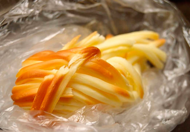 Можно ли кормящей маме сыр: сорта и правила введения в рацион питания | кулинарный портал