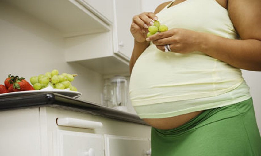 Можно ли беременным виноград? польза и вред при беременности. кому и почему его нельзя есть? особенности употребления зеленого винограда в 1, 2 и 3 триместрах