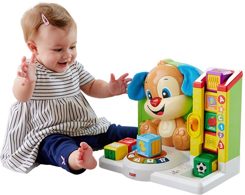 Первые забавы: подходящие игрушки для новорожденных девочек и мальчиков