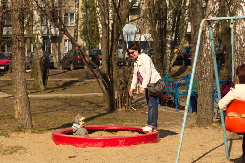 Как увести малыша с детской площадки домой без слёз  - relaxmam.ru