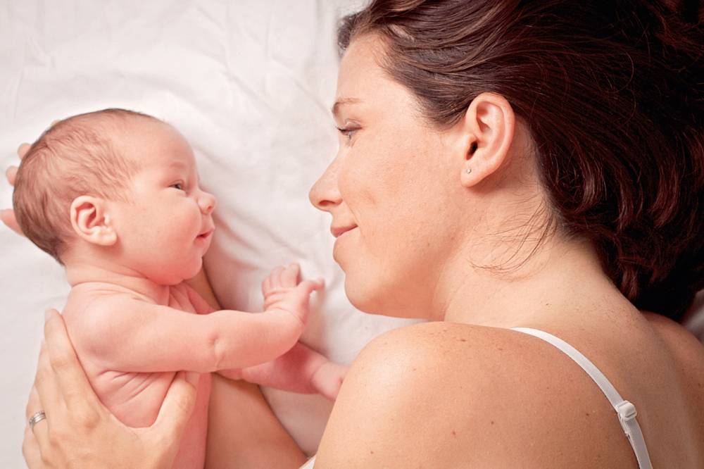Зрение у новорожденных: этапы развития, 1 месяц жизни, как фокусируется и развивается