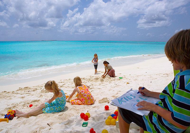 Куда поехать с ребенком на море: топ-10 лучших стран