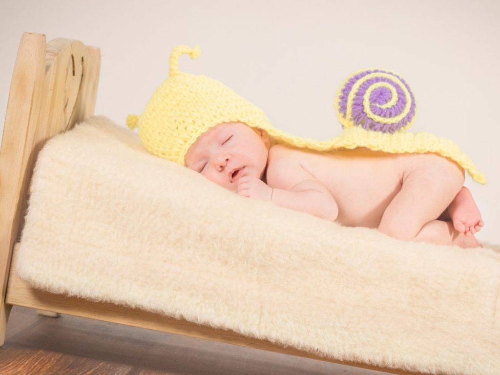 Ребенок плохо спит? 9 мифов о сне новорожденного. как уложить ребенка спать - сон младенца