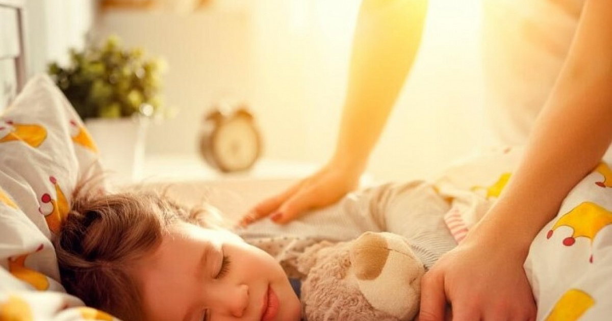 5 способов уложить ребенка спать без слез. как укладывать спать ребенка до 3 лет