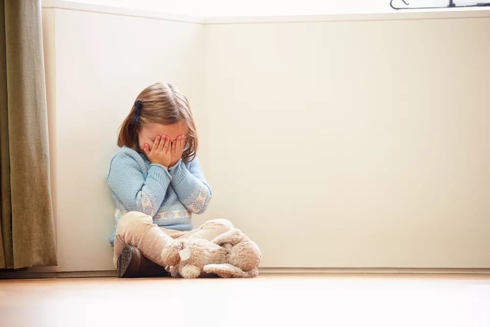 Нерешительный ребенок: как помочь ему преодолеть страхи?