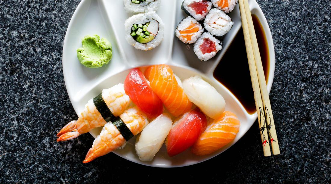 Можно ли беременным есть суши и роллы?
