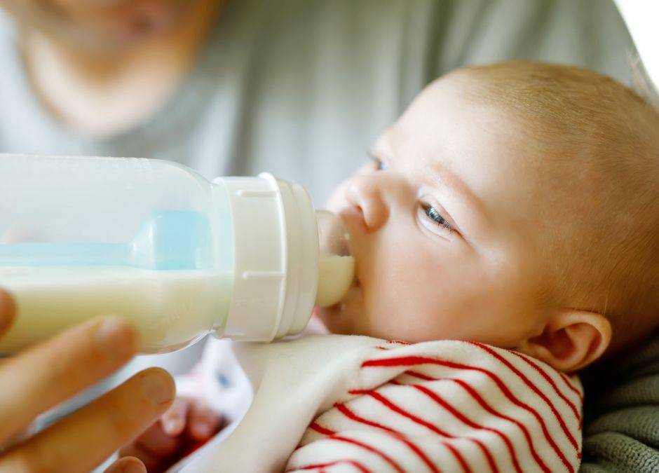 Сцеживание и хранение грудного молока