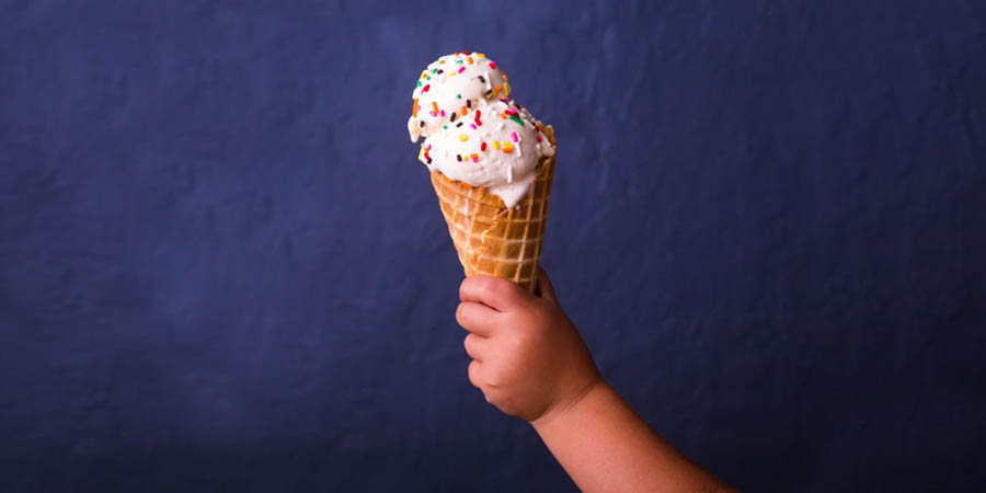 Можно ли мороженое кормящей маме в период грудного вскармливания?
