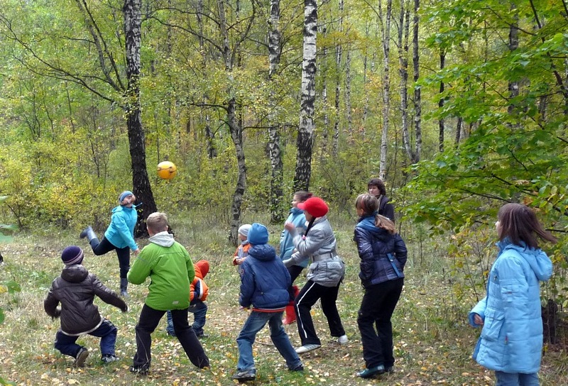 Игры на свежем воздухе в лагере для детей среднего и старшего школьного возраста