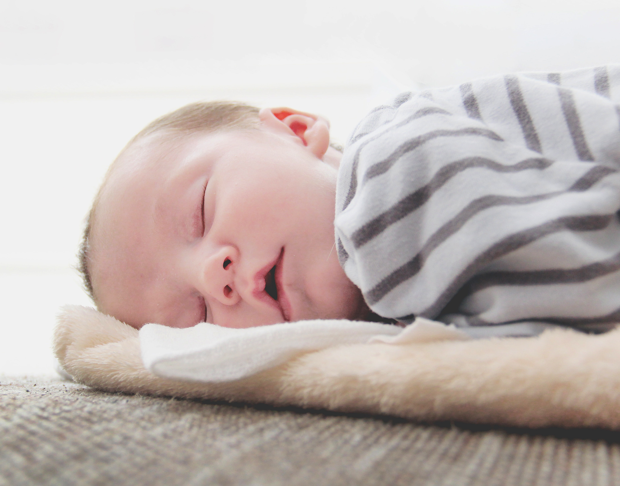 Мягкий белый шум для сна детский. Спящий младенец. Бейби сон. Сон малышей до 6 месяцев.