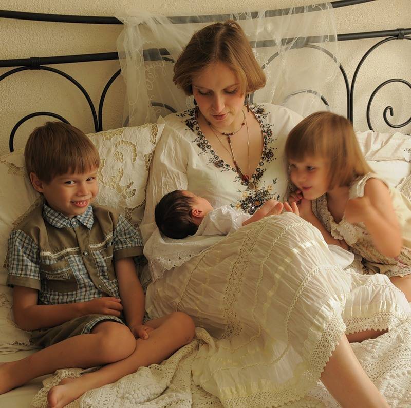 Работа на дому для многодетной мамы: какой вариант ваш? нужна ли карьера многодетной маме?