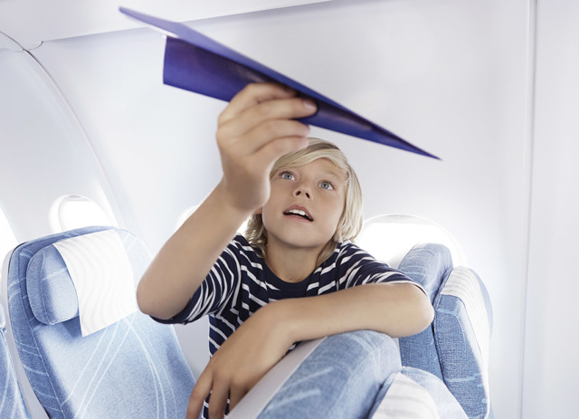 Боитесь летать с детьми? советы от мамы, которая проводит с сыном в самолете по 2 суток
