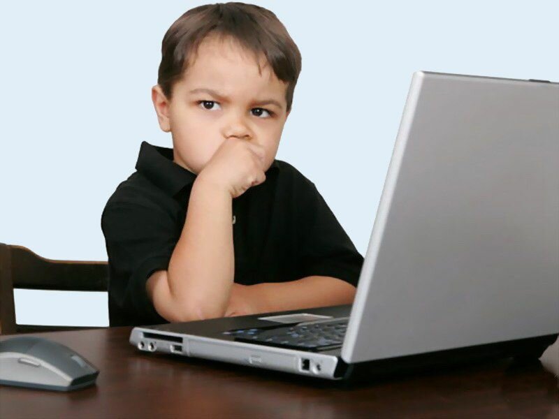 Стоит ли контролировать ребёнка в интернете и соцсетях?