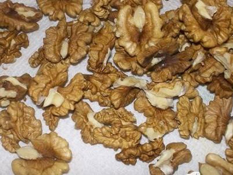 Грецкие орехи при грудном вскармливании кормящей маме (польза или вред)