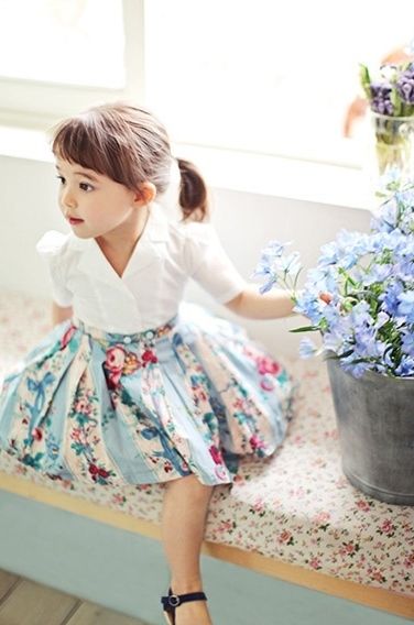 Особенности и преимущества весенних детских комплектов одежды