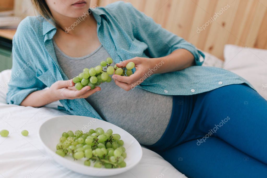 Виноград при беременности и грудном вскармливании