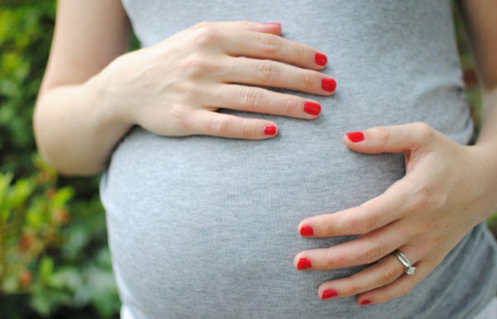 Можно ли делать шеллак во время беременности. шеллак при беременности - уход за ногтями
