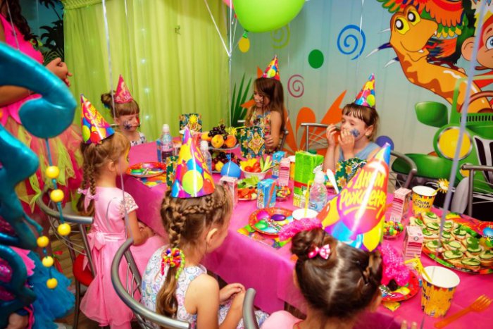 С днем рождения 10 лет девочке или мальчику: игры, конкурсы, как провести, праздник для детей, сценарий, как отметить
