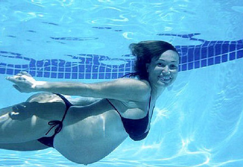 Плавание во время беременности в бассейне