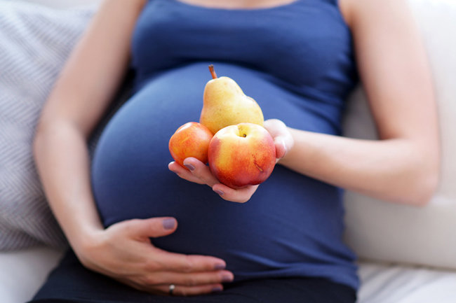 Какие фрукты можно кушать беременным?