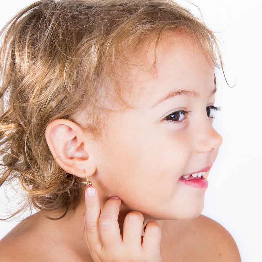 Что нужно знать перед тем как проколоть уши ребенку