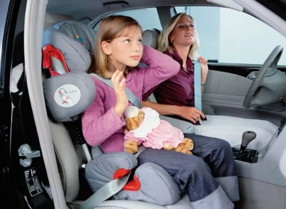 Можно ли перевозить детей на переднем сиденье? | активная мама
