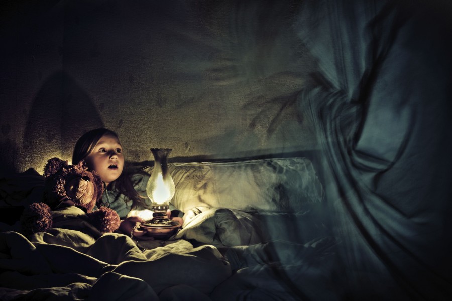 Ребенок боится темноты: как победить страх