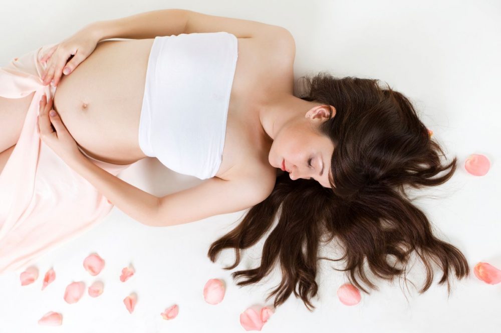 5 косметических процедур, от которых следует отказаться во время беременности