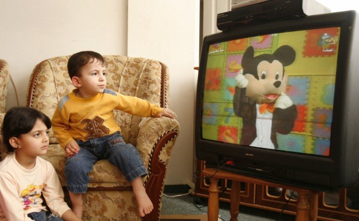 Можно ли детям смотреть телевизор | нормы просмотра