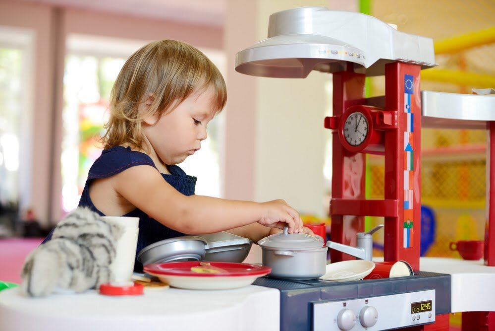 Дети на кухне. играем или учим готовить?