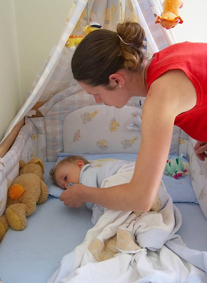 Как приучить ребенка к самостоятельному засыпанию