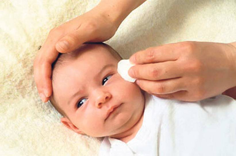 Чем промывать глаза новорожденному