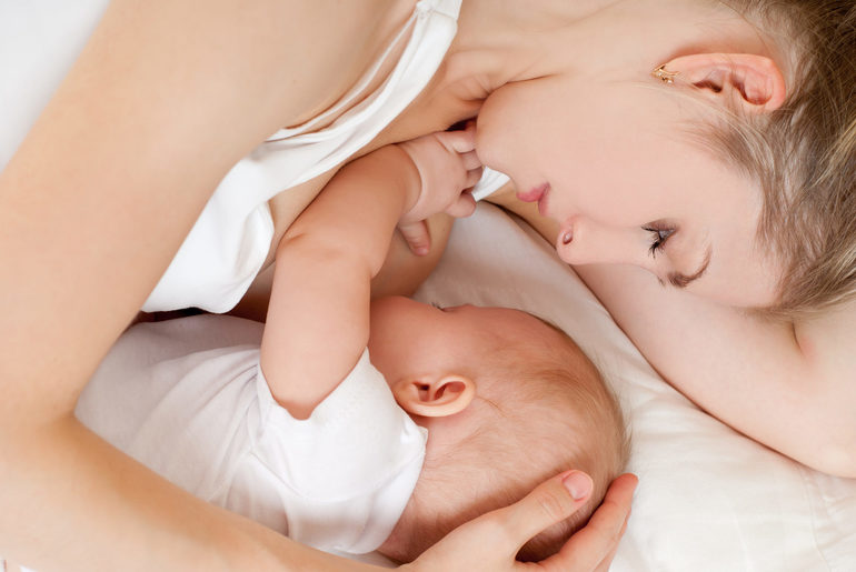 Переднее и заднее грудное молоко — как правильно кормить малыша